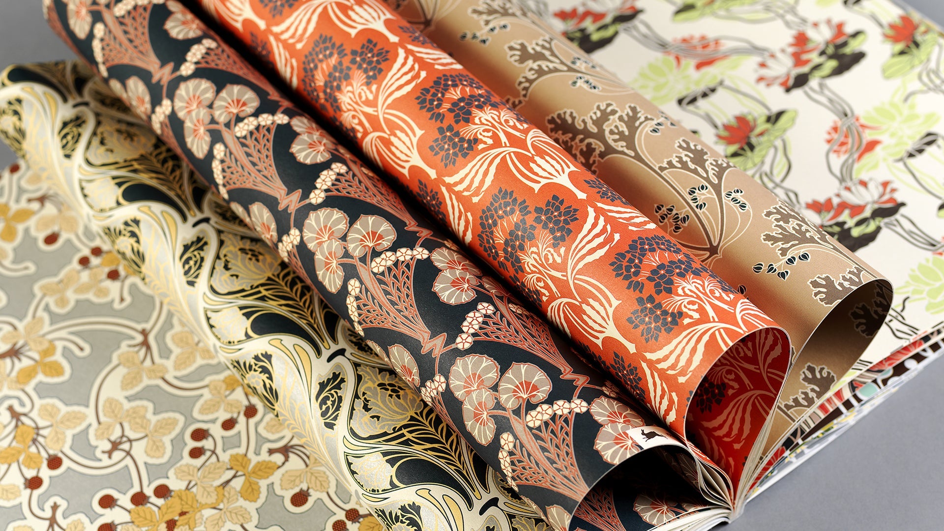 Creative Papers & Colouring Books