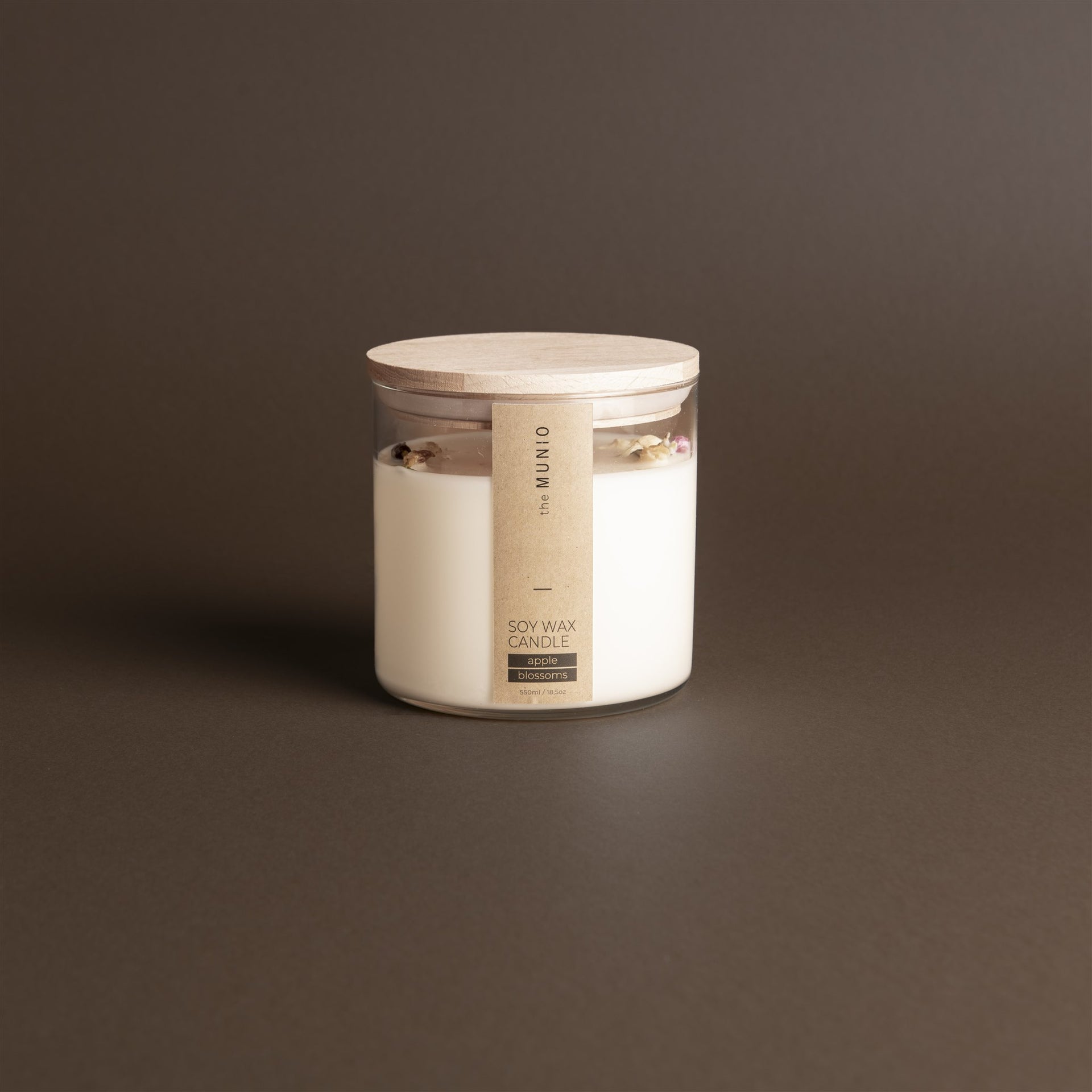 THE MUNIO Apple Blossoms Soy Wax Candle | 550 ml