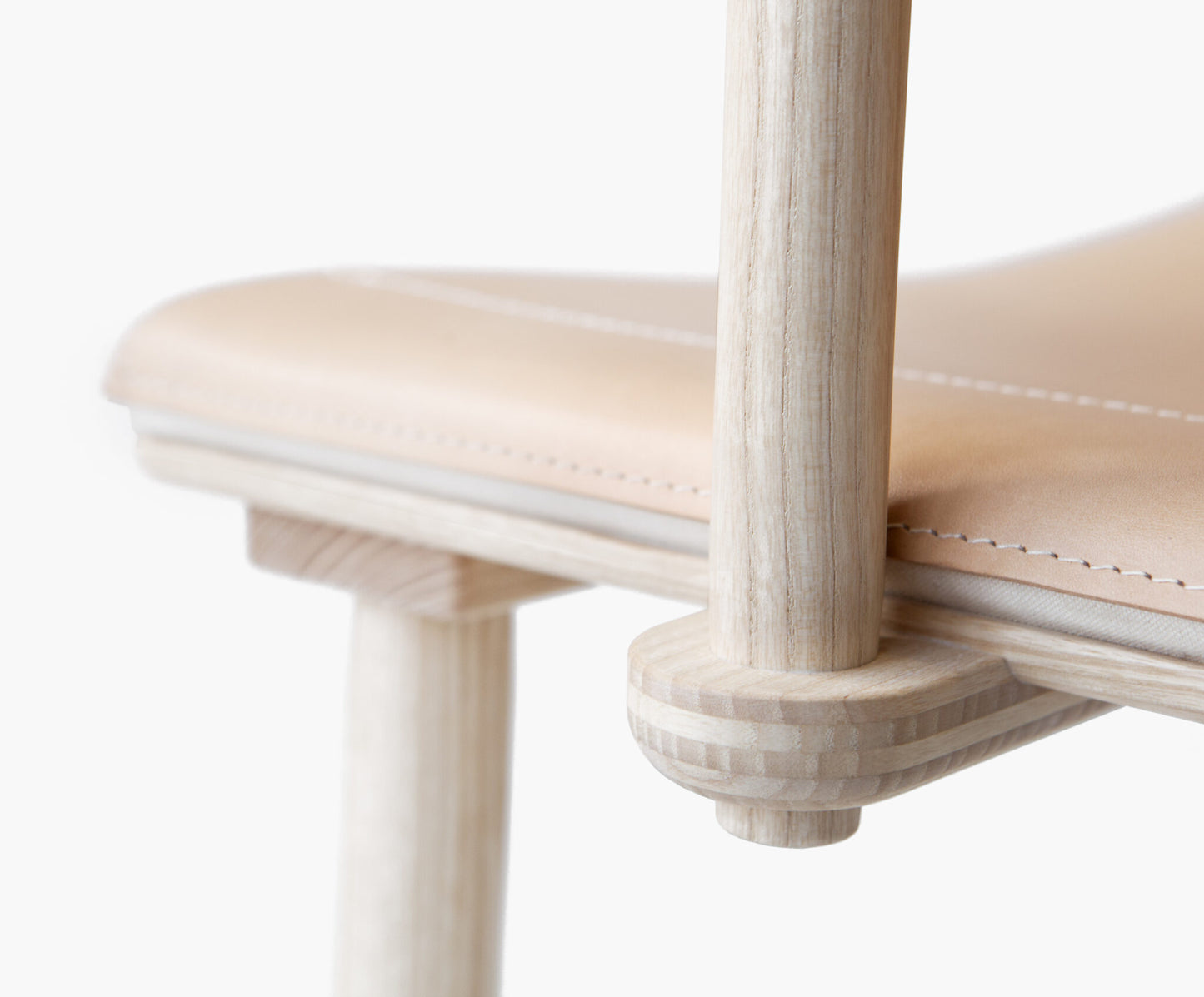 NIKARI December Lounge Chair| Oak