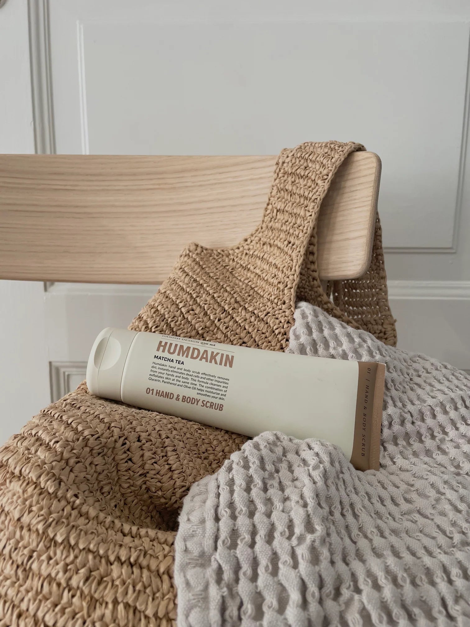 HUMDAKIN Hand & Body Scrub | 250ml