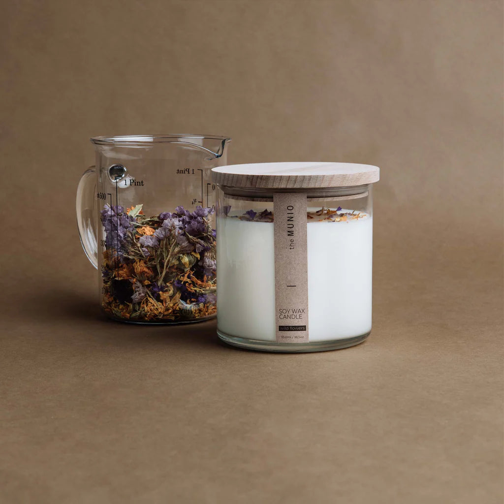 THE MUNIO Wild Flowers Soy Wax Candle  | 550 ml