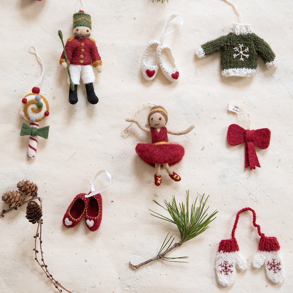 GRY & SIF Nutcracker w/Red Jacket & Green Hat