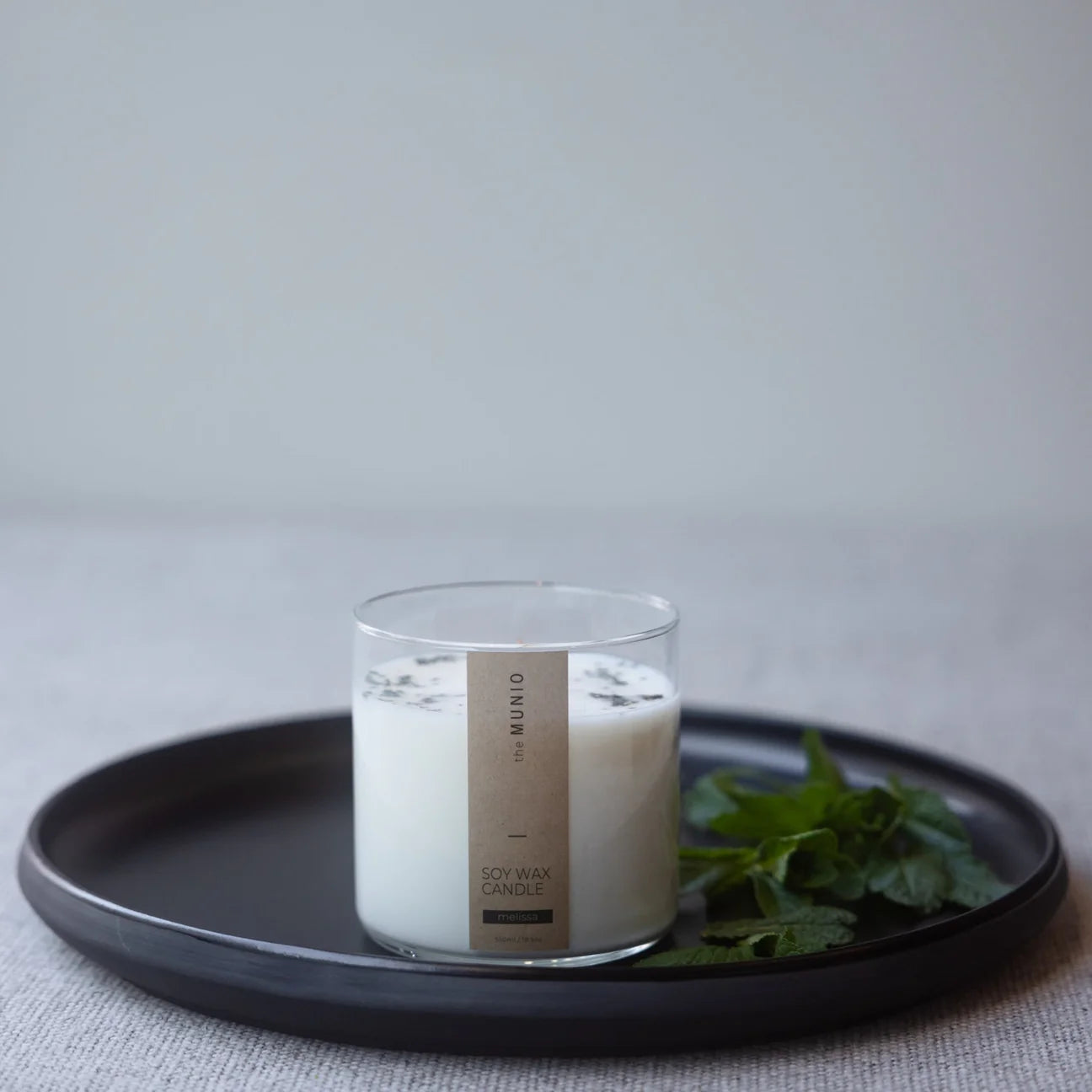 THE MUNIO Melissa Soy Wax Candle | 550 ml