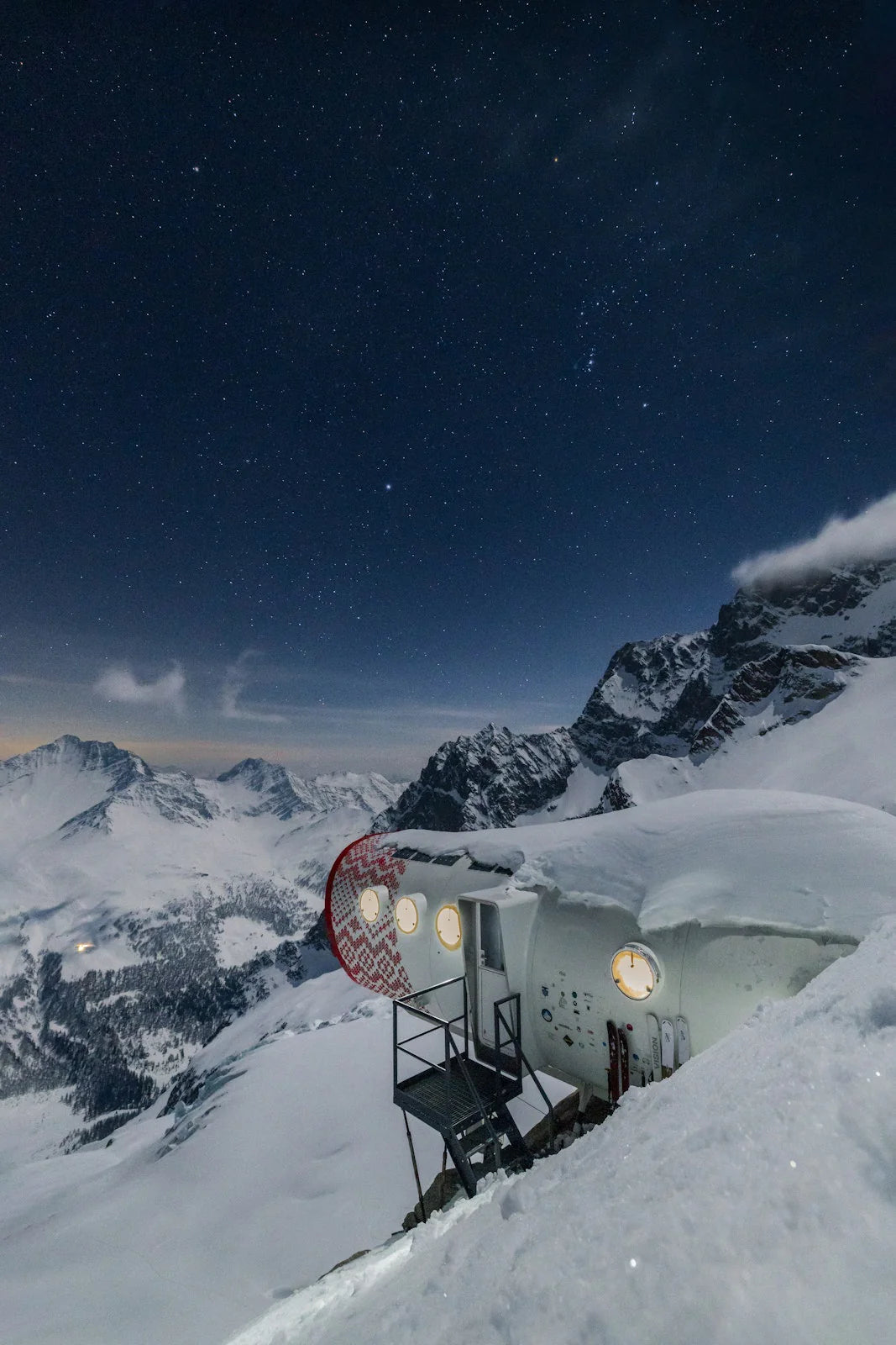 GESTALTEN Alpine Refuges