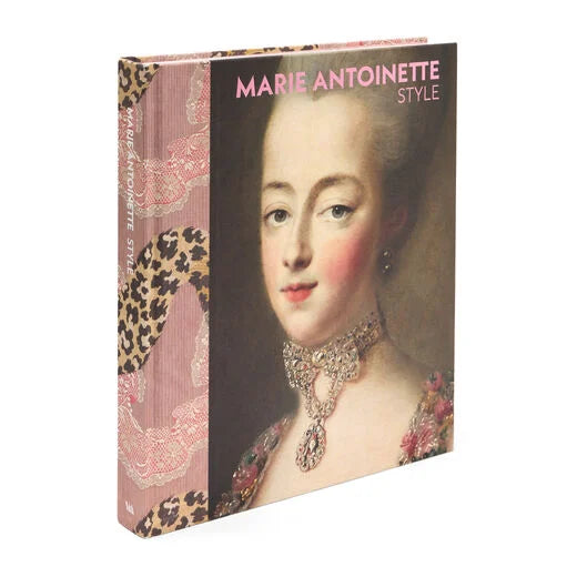 V & A Marie Antoinette Style Exhibition Book