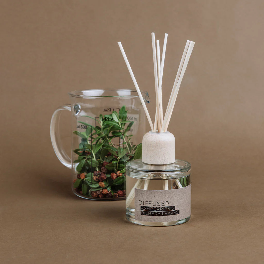 THE MUNIO Forest Berries   Natural Fragrance Diffuser | 100 ml