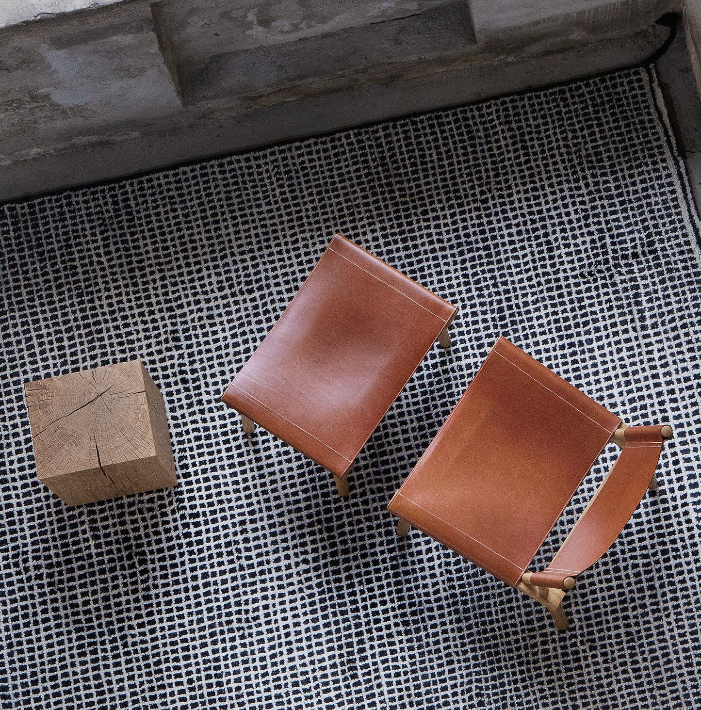 NIKARI December Chair