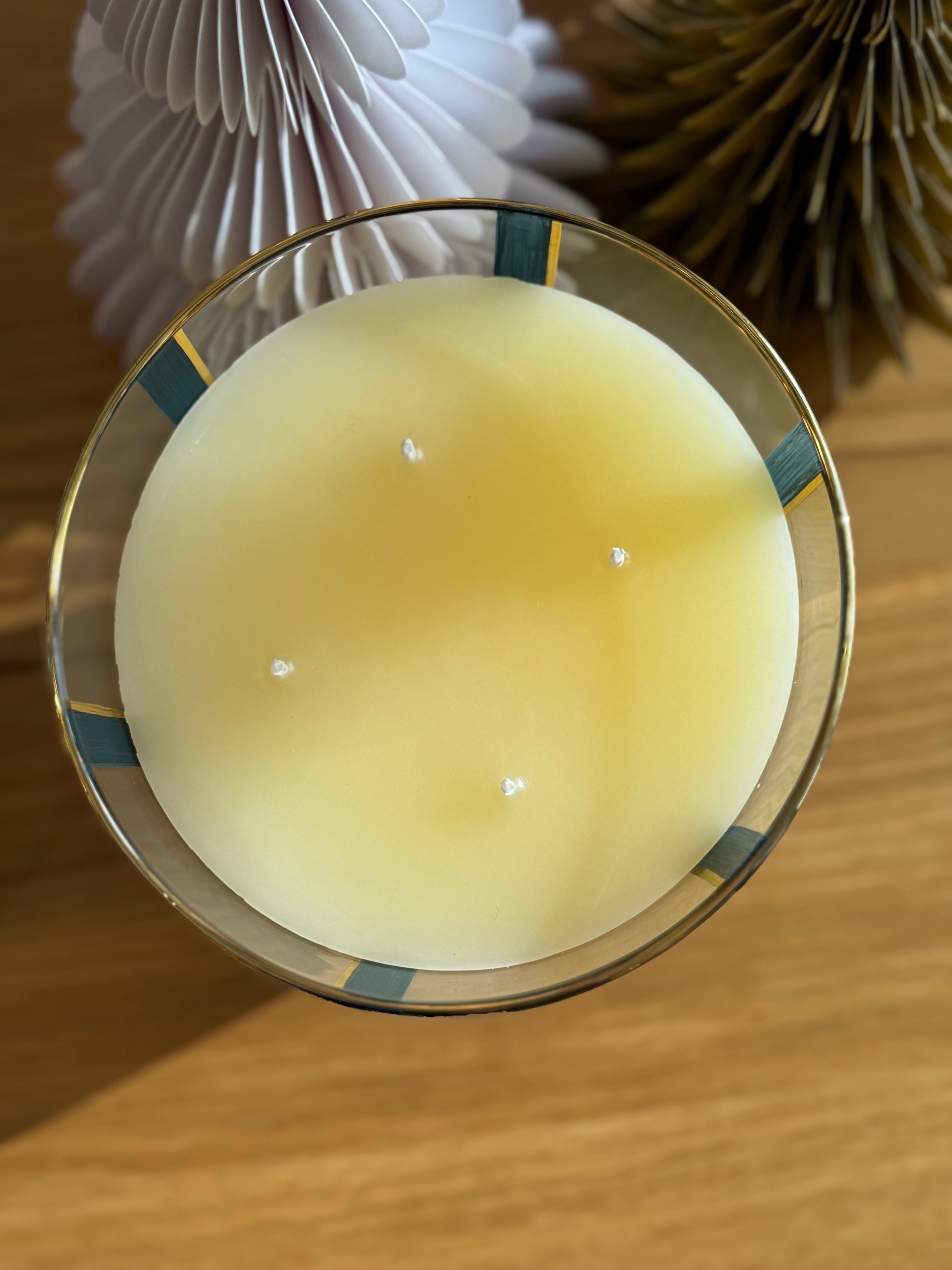 VAC Scented Candle in Glass Vase | Stripes | 1100 gr