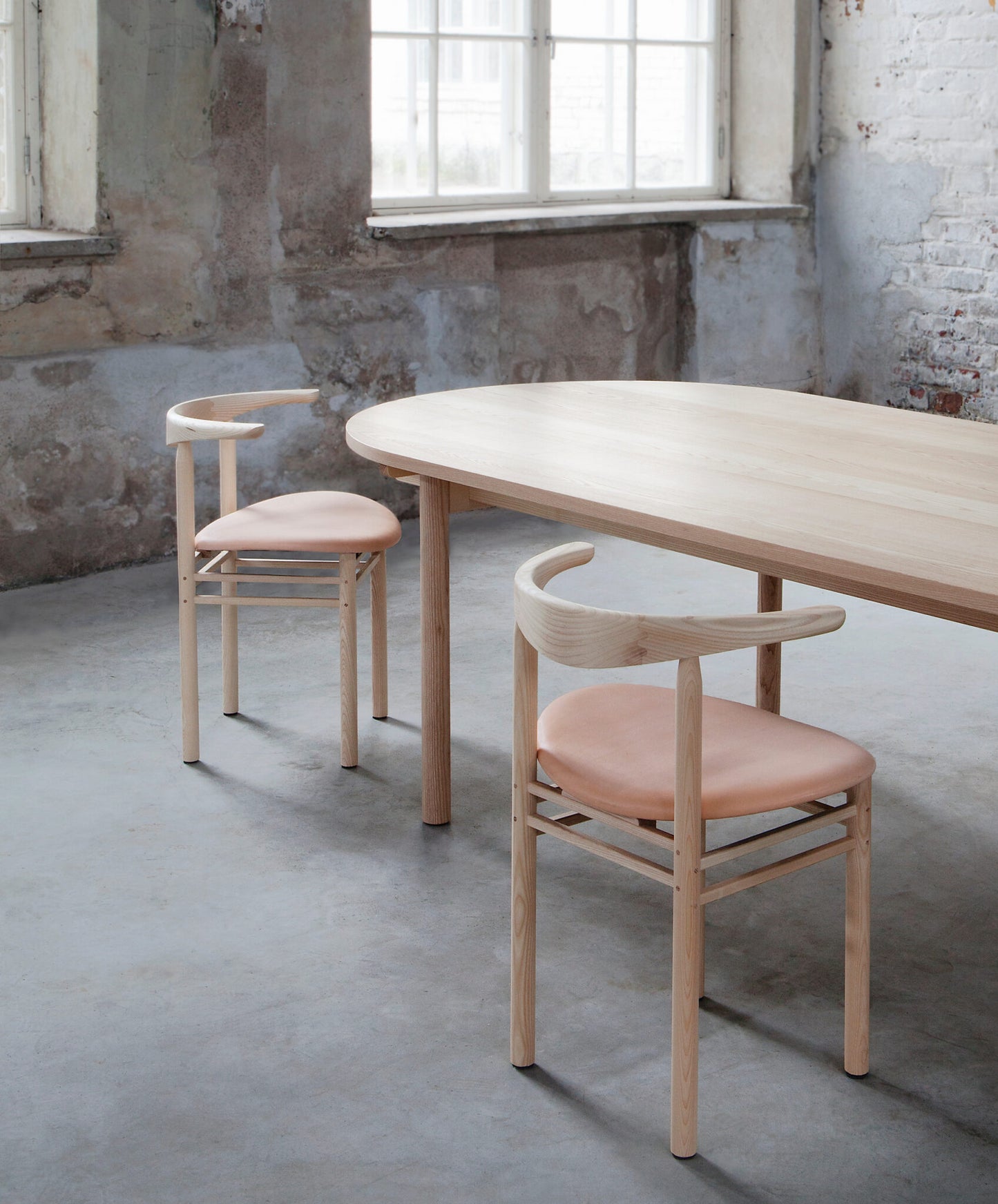 NIKARI Linea RMT3 Chair | Ash with Oak colored stain | Showroom Item