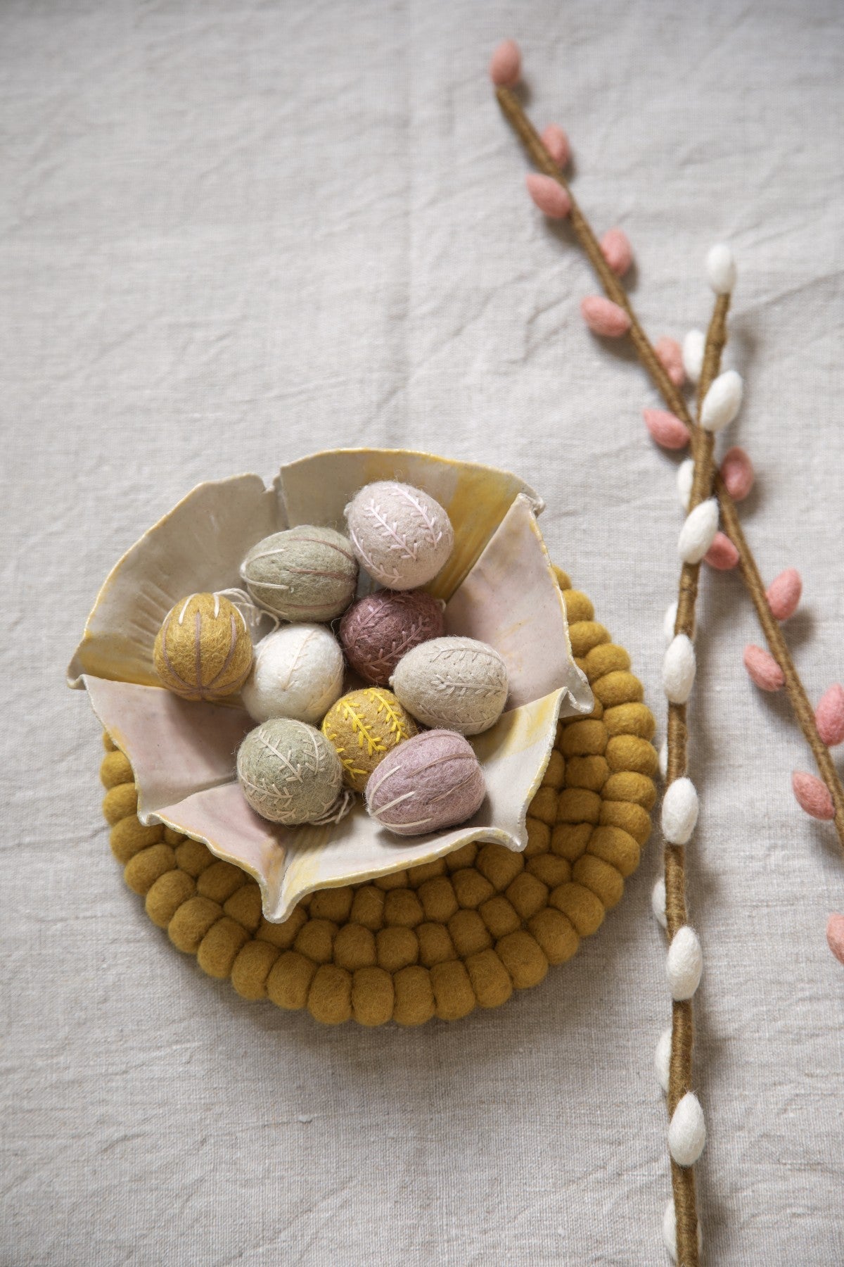 GRY & SIF Eggs Rose w/Garland Embroidery | Set of 3