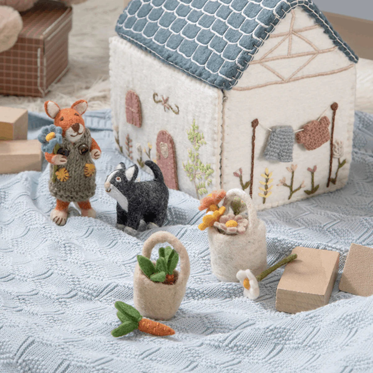 GRY & SIF Bucket w/3 Carrots