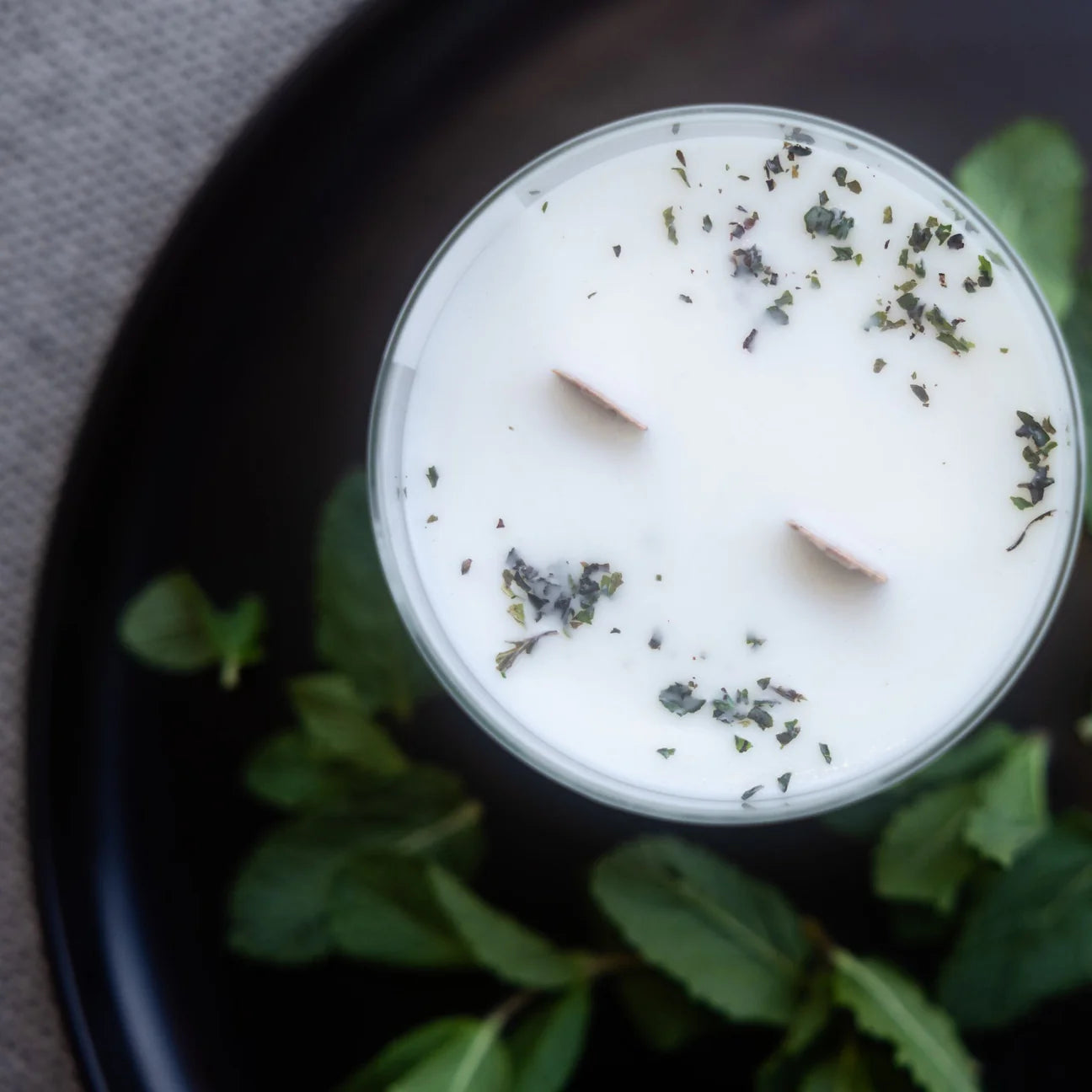 THE MUNIO Melissa Soy Wax Candle | 550 ml