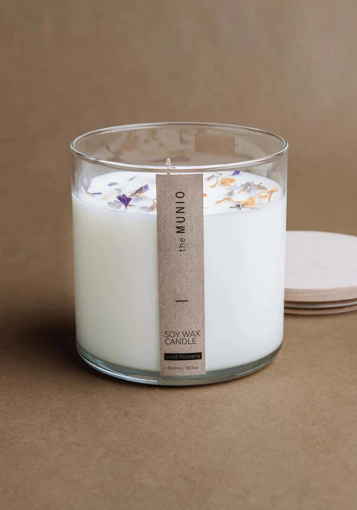 THE MUNIO Wild Flowers Soy Wax Candle  | 550 ml